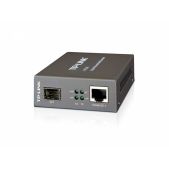 Конвертер TP-Link MC220L 10/100/1000Mbps RJ45 to 1000Mbps SFP slot supporting MiniGbIC modules, switching Power Адаптер, chassis mountable